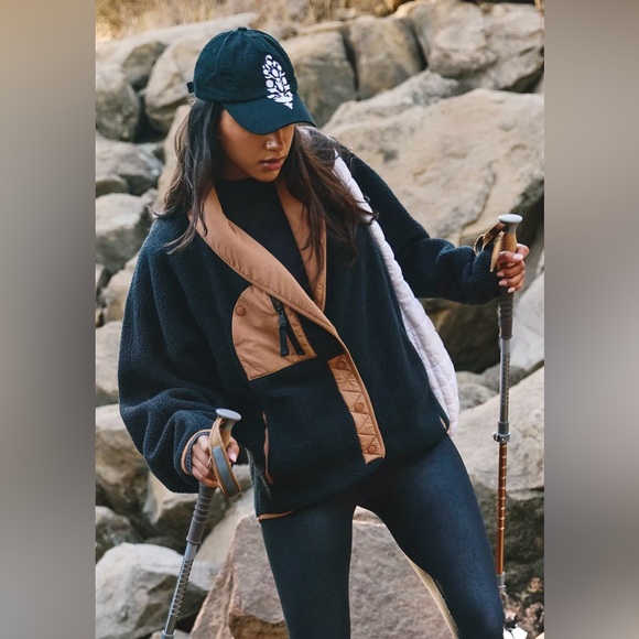 NWOT Free People Movement Hit The Slopes Shaw Jacket In Black